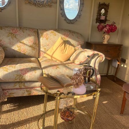 The Pink Cottage Upstairs Suite & Garden Summer Room Whitehead Buitenkant foto