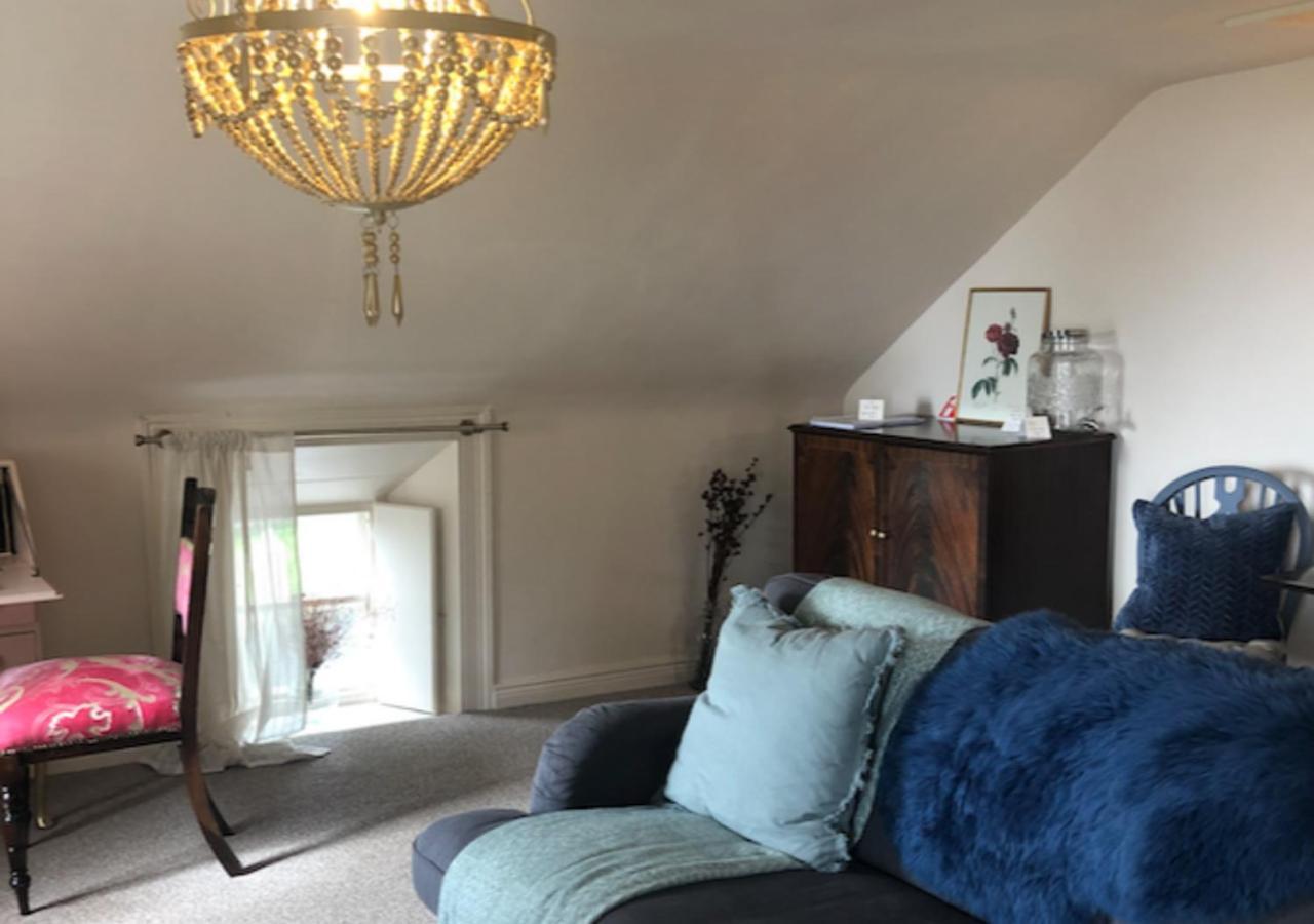 The Pink Cottage Upstairs Suite & Garden Summer Room Whitehead Buitenkant foto