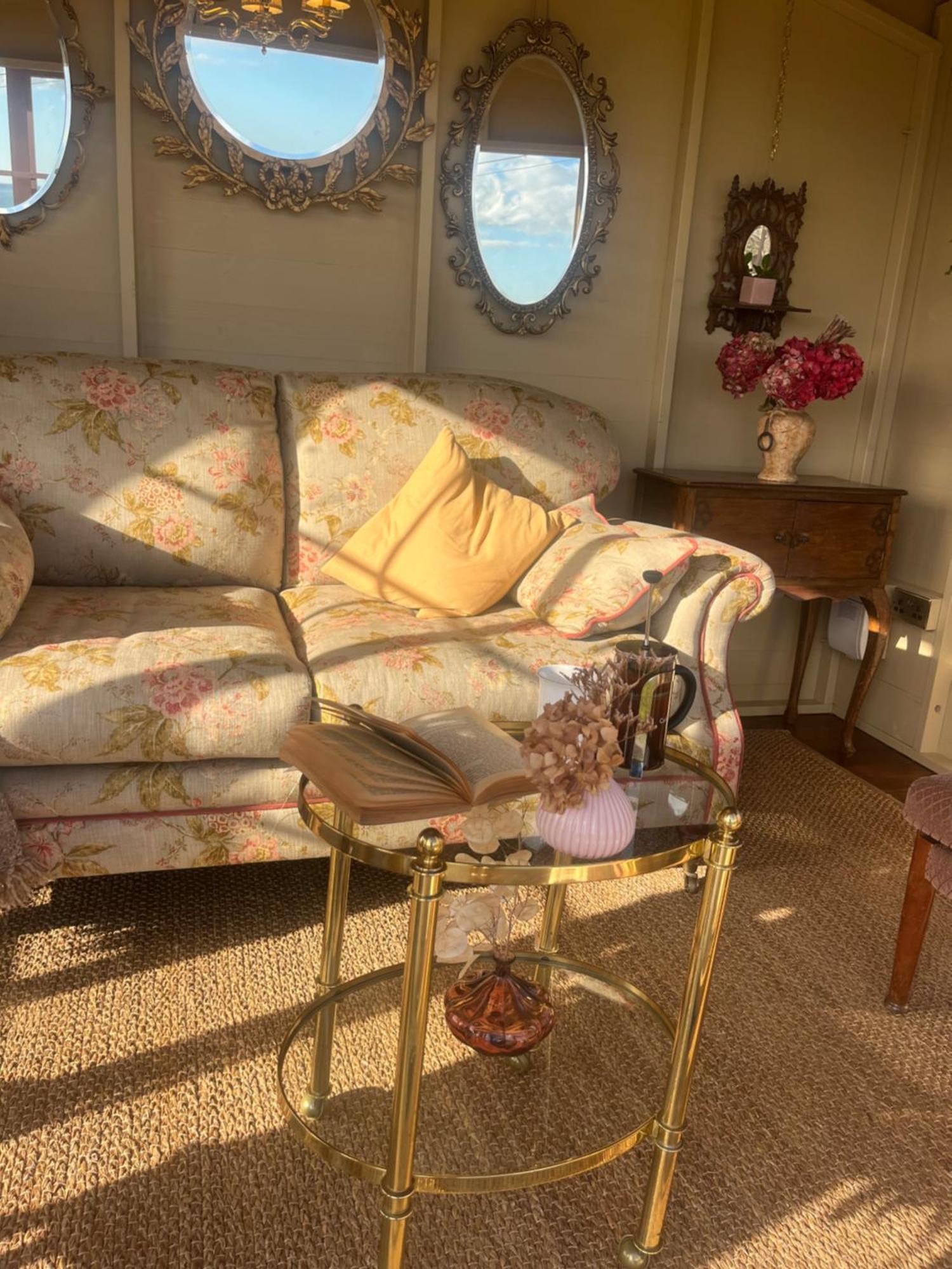 The Pink Cottage Upstairs Suite & Garden Summer Room Whitehead Buitenkant foto