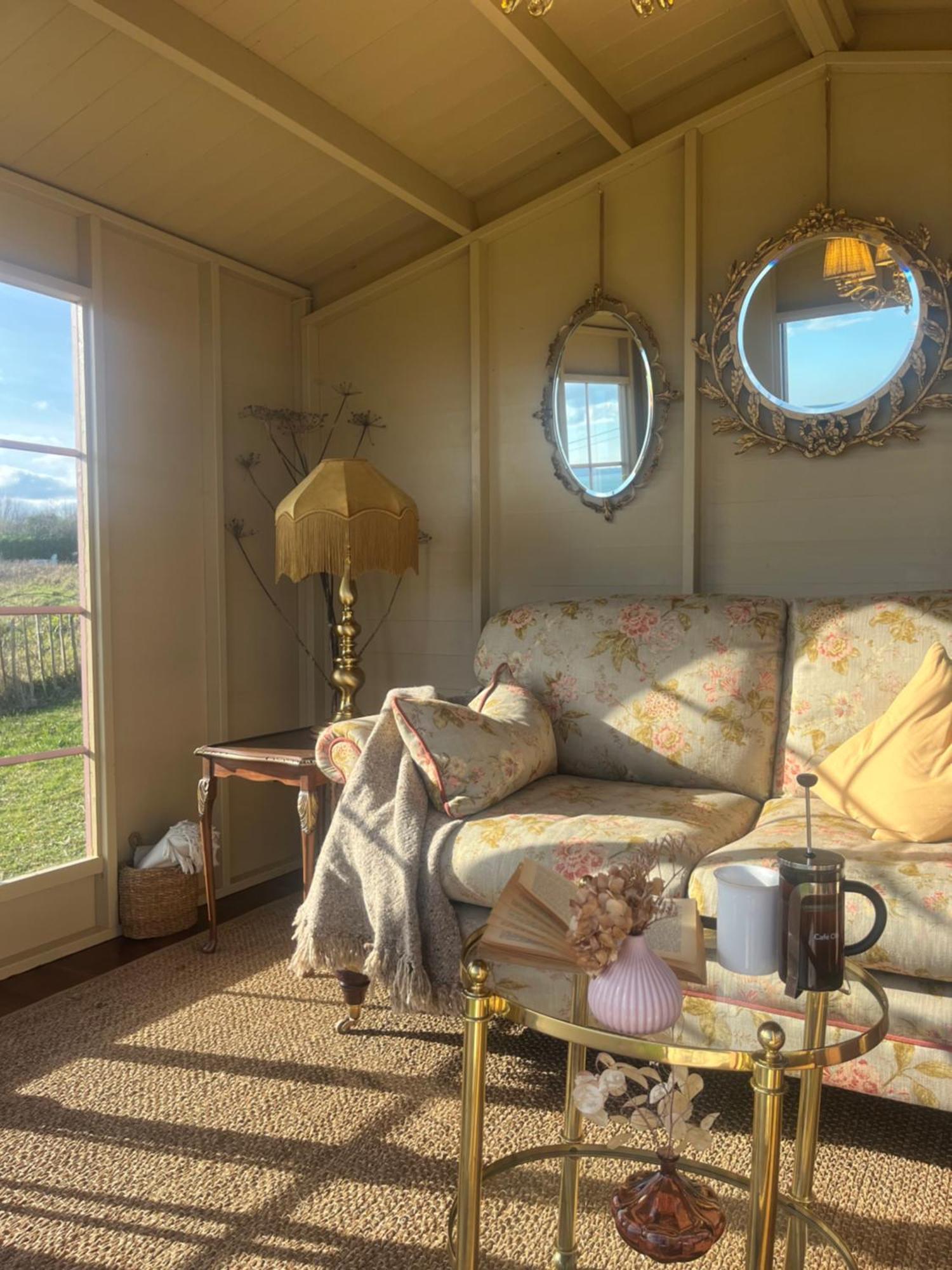 The Pink Cottage Upstairs Suite & Garden Summer Room Whitehead Buitenkant foto