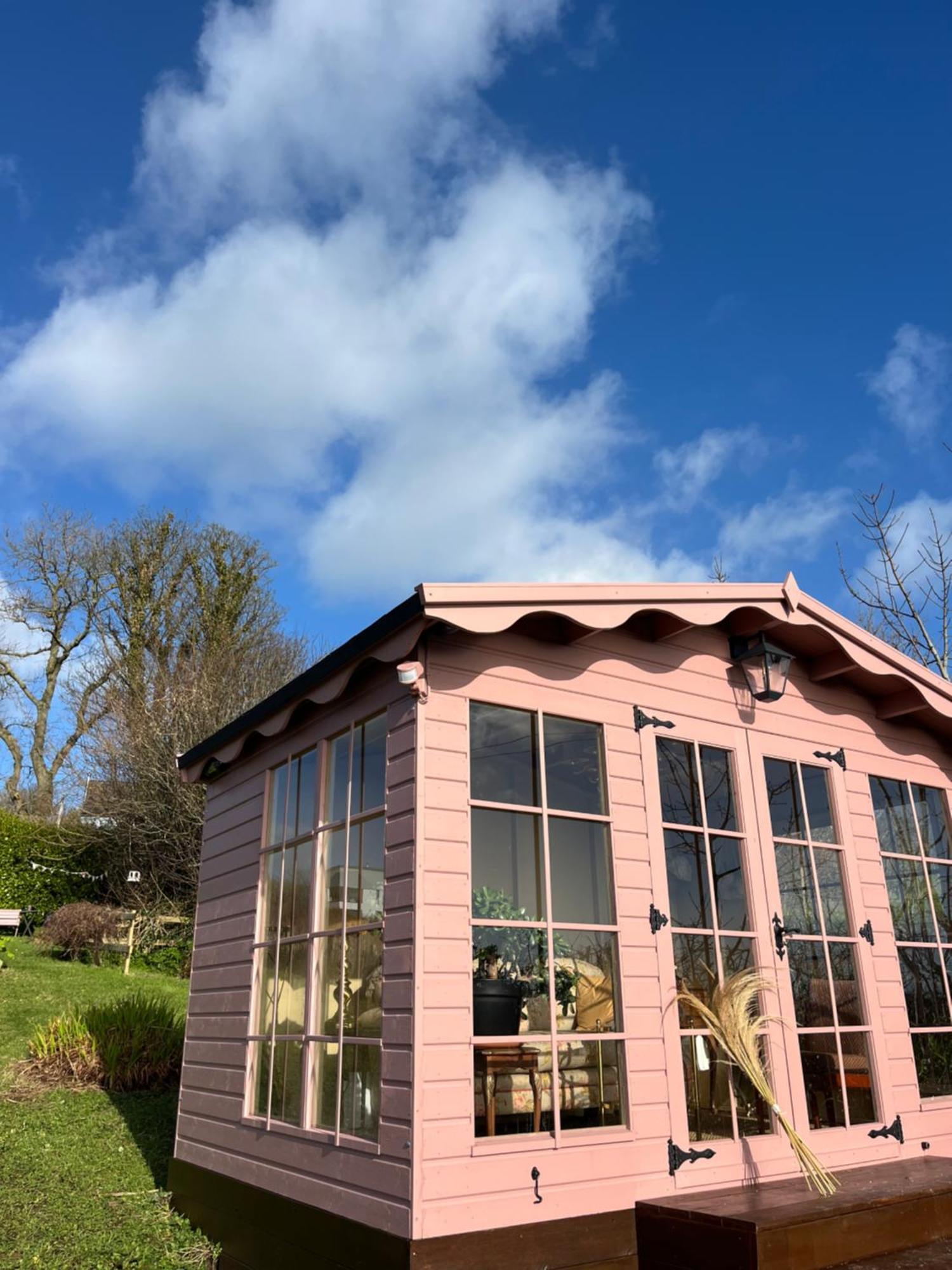 The Pink Cottage Upstairs Suite & Garden Summer Room Whitehead Buitenkant foto