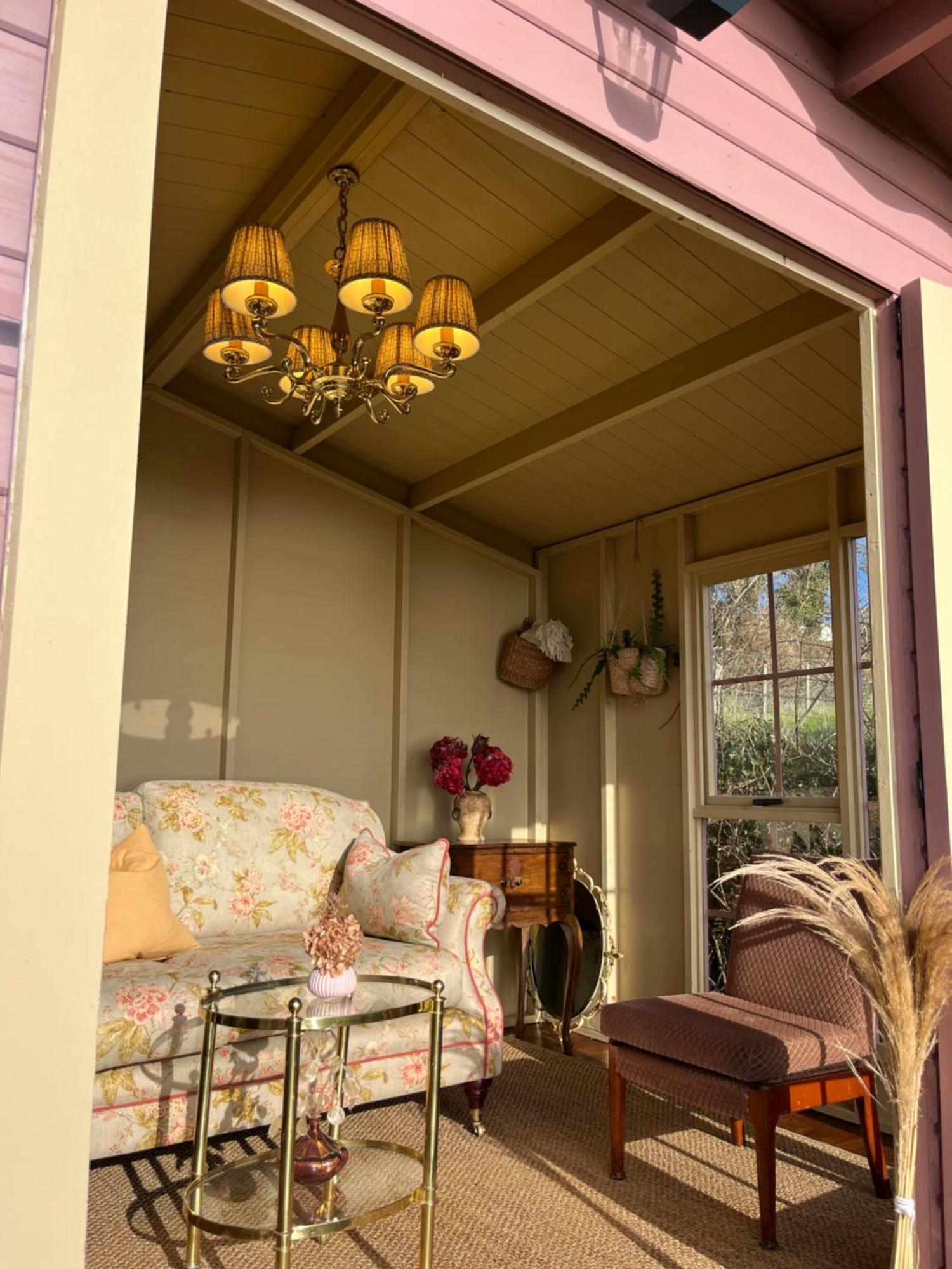 The Pink Cottage Upstairs Suite & Garden Summer Room Whitehead Buitenkant foto
