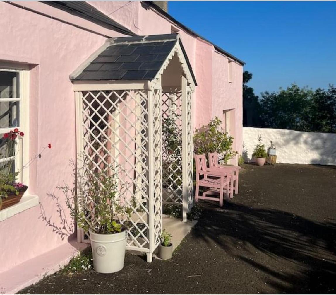 The Pink Cottage Upstairs Suite & Garden Summer Room Whitehead Buitenkant foto